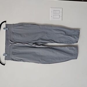 Lululemon dance studio crops